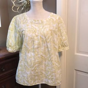 Short puff sleeve blouse